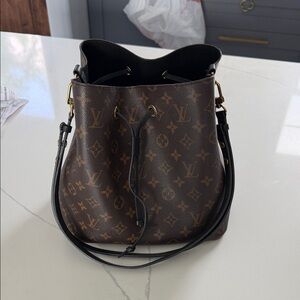 Louis Vuitton Monogram Canvas Bucket Shoulder Bag in Brown